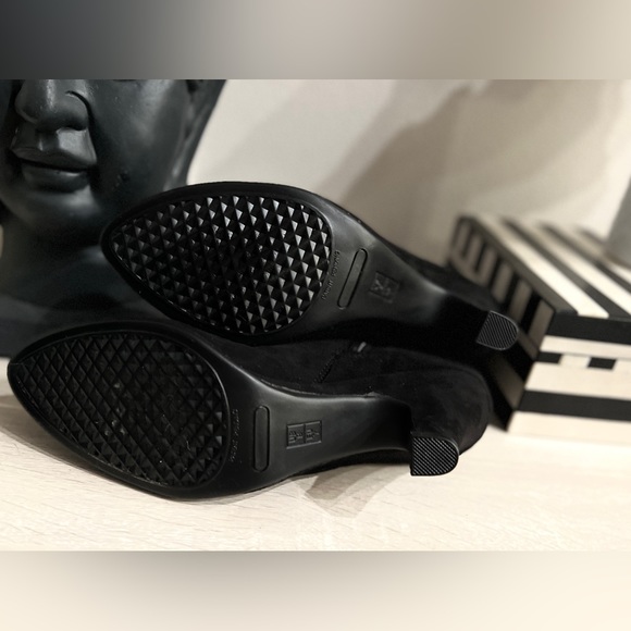 Black Ruffle Top Booties - Picture 4 of 6